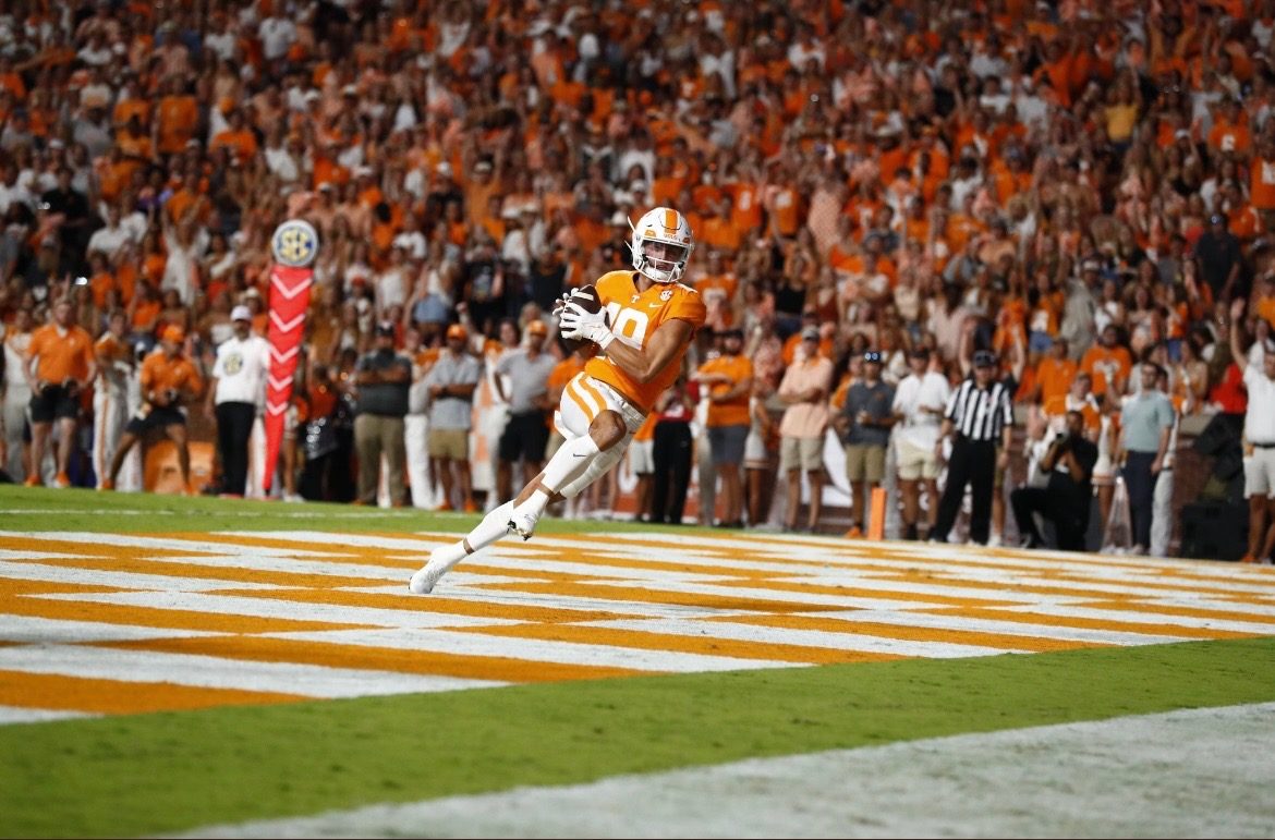 Making a catch at Tennessee